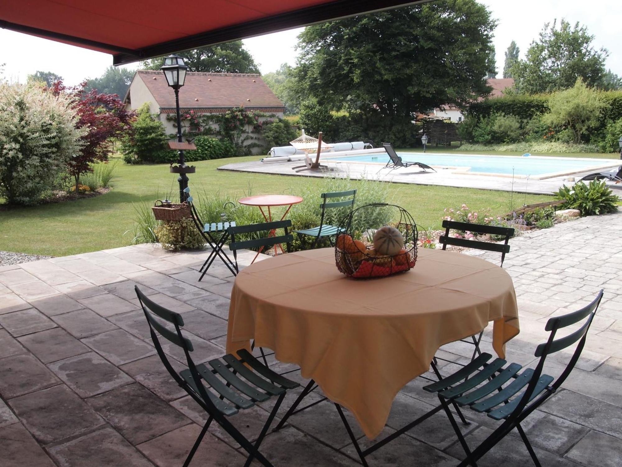 Chambre Familiale Au Coeur De La Nature Avec Jardin Et Piscine Privee, Ideale Pour Explorer Le Loiret - Fr-1-590-265 Bed and Breakfast Vitry-aux-Loges Eksteriør billede