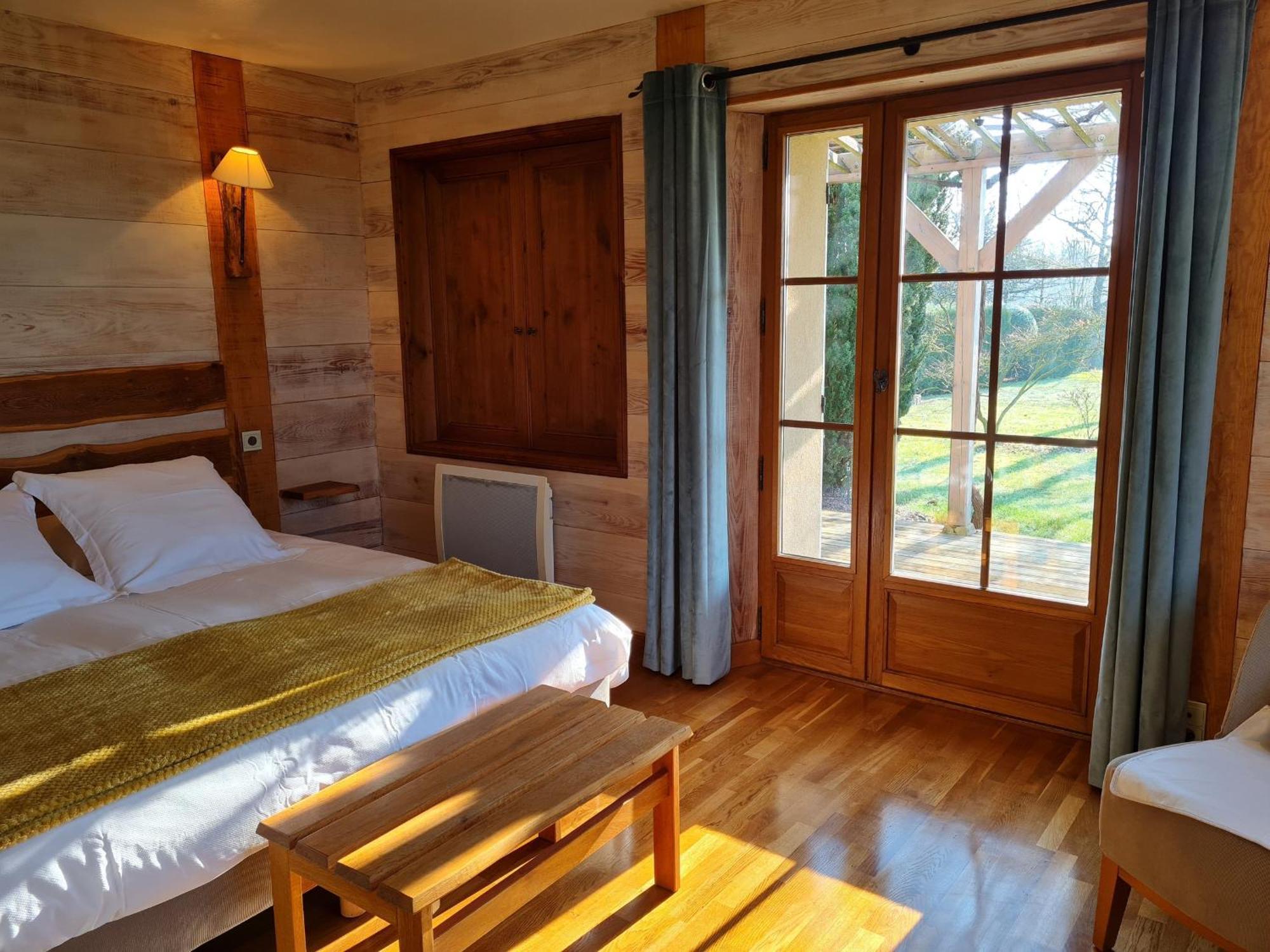 Chambre Familiale Au Coeur De La Nature Avec Jardin Et Piscine Privee, Ideale Pour Explorer Le Loiret - Fr-1-590-265 Bed and Breakfast Vitry-aux-Loges Eksteriør billede